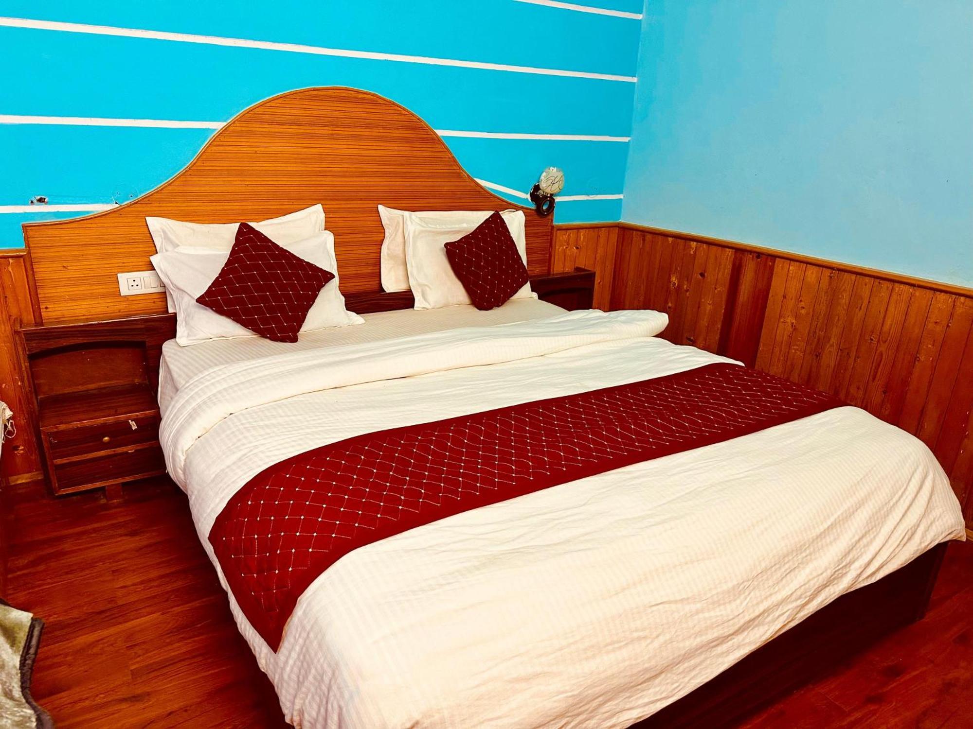 D Kanchan Hotel 3*